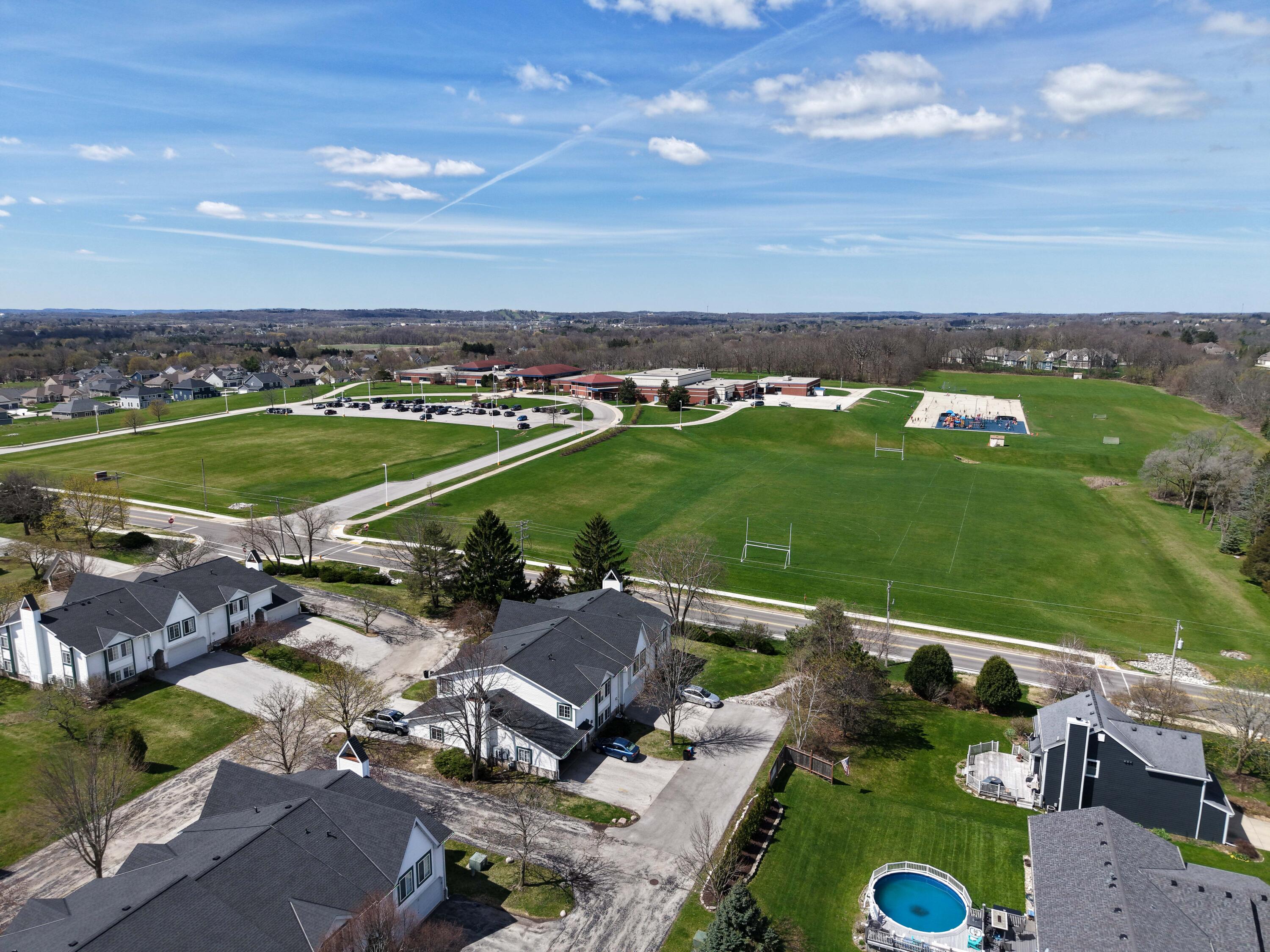 N75W23419 North Ridgeview Circle Sussex, WI 53089 - Photo 21 of 54 School Nearby