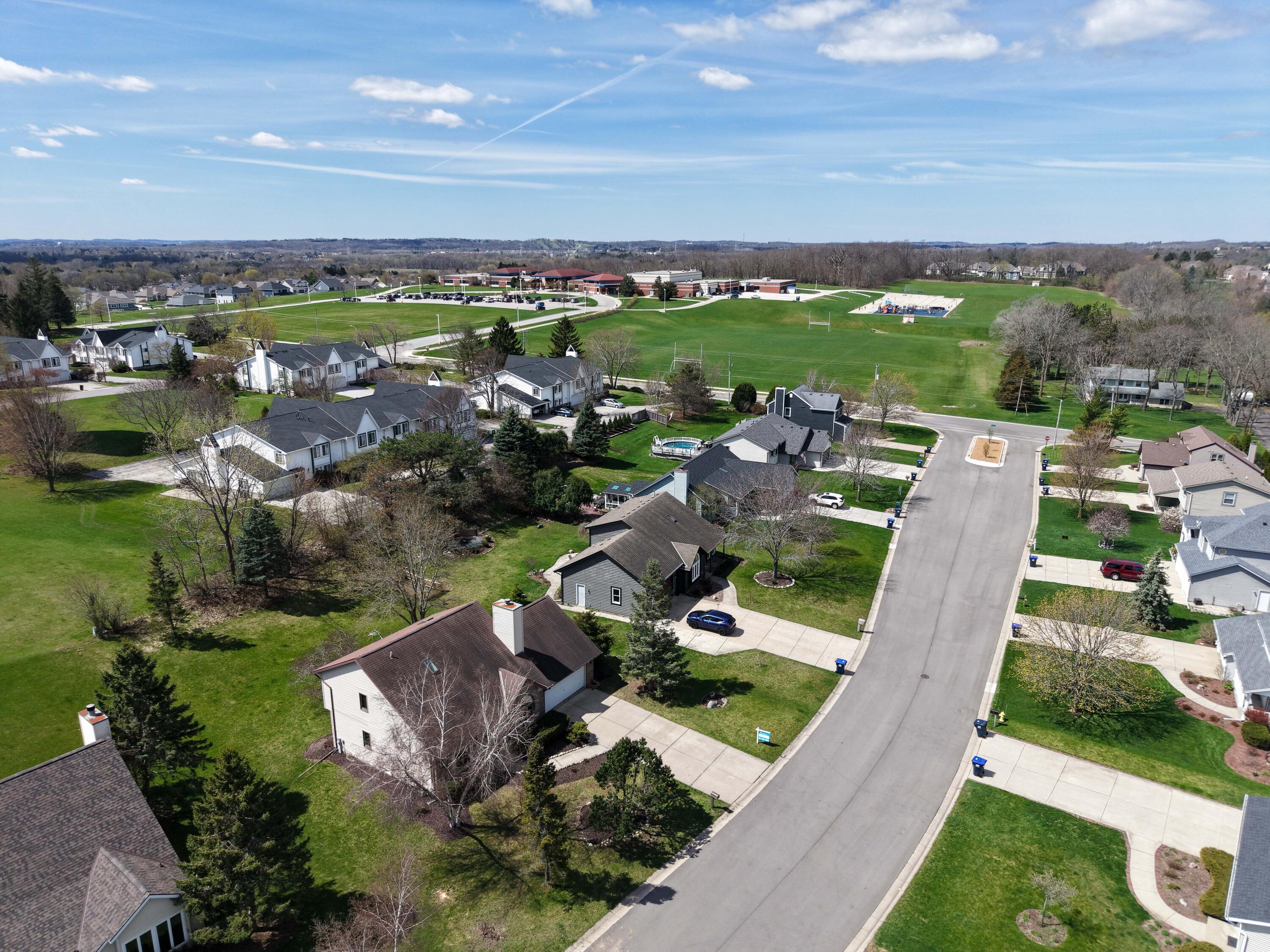 N75W23419 North Ridgeview Circle Sussex, WI 53089 - Photo 25 of 54 DJI_20260420113240_0009_D