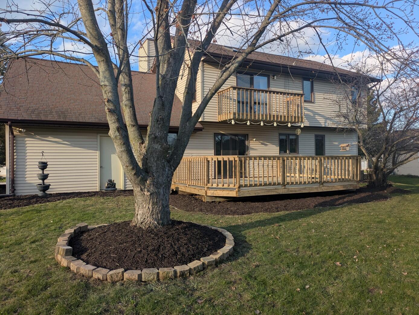 N75W23419 North Ridgeview Circle Sussex, WI 53089 - Photo 3 of 54 2 Decks for Entertainment