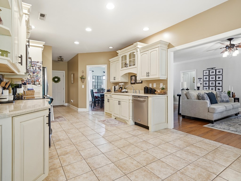 132 Hope Way Dalton, GA 30721 - Photo 5 of 53 Gallery Image 5