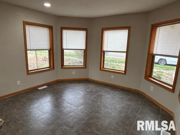 $140,000 | 344 North Grove Street, Waverly, IL 62692
