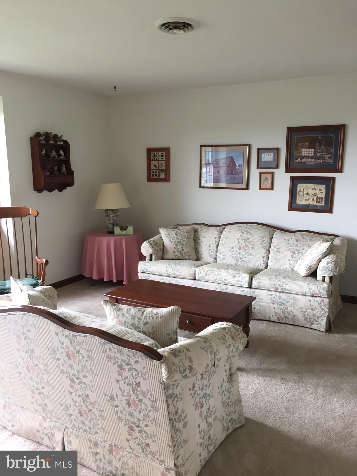 1513 Miller Road Westminster, MD 21158 - Photo 10 of 30 Living Room