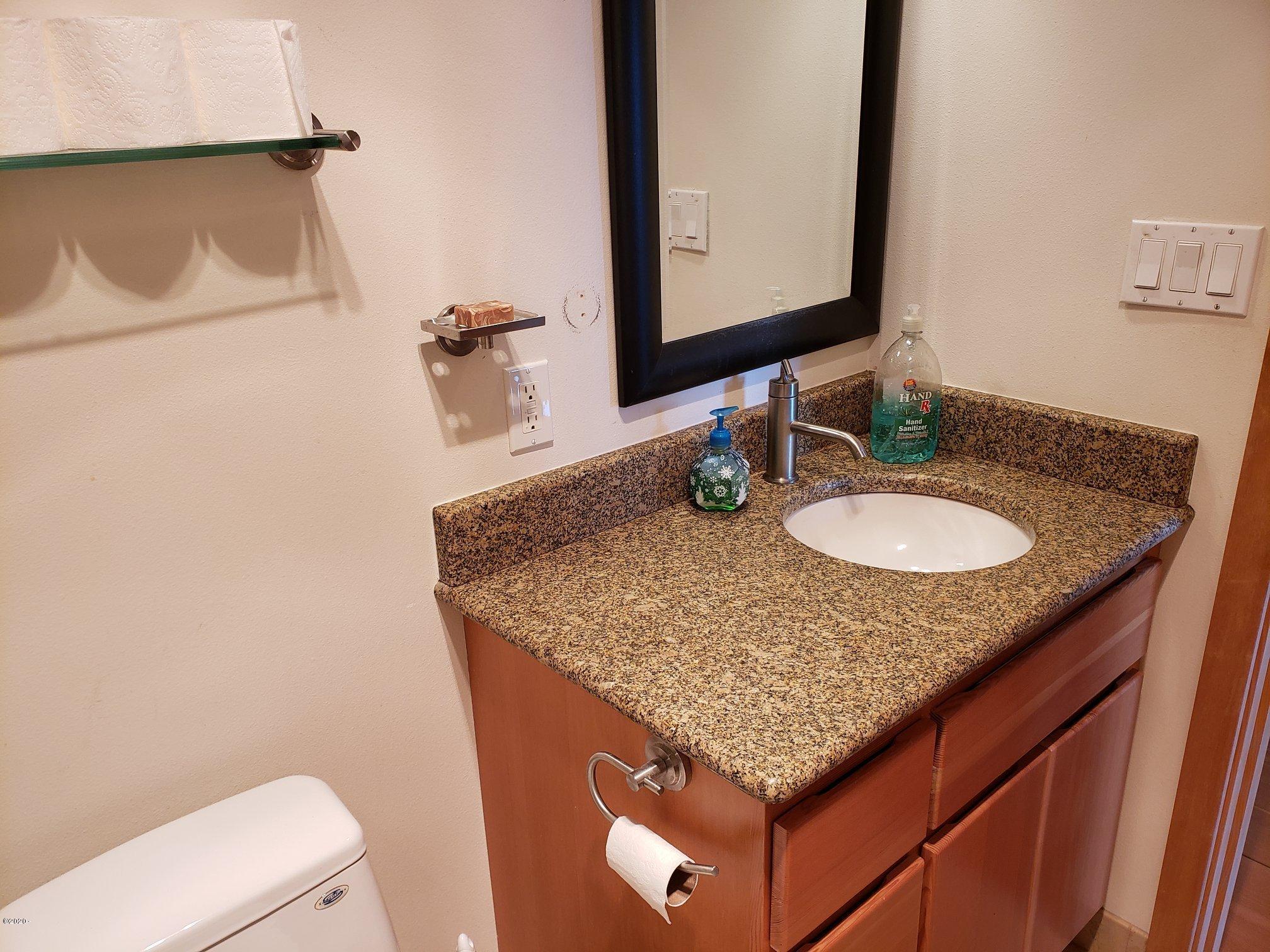 2306 Northwest Oceania Drive Waldport, OR 97394 - Photo 23 of 37 6