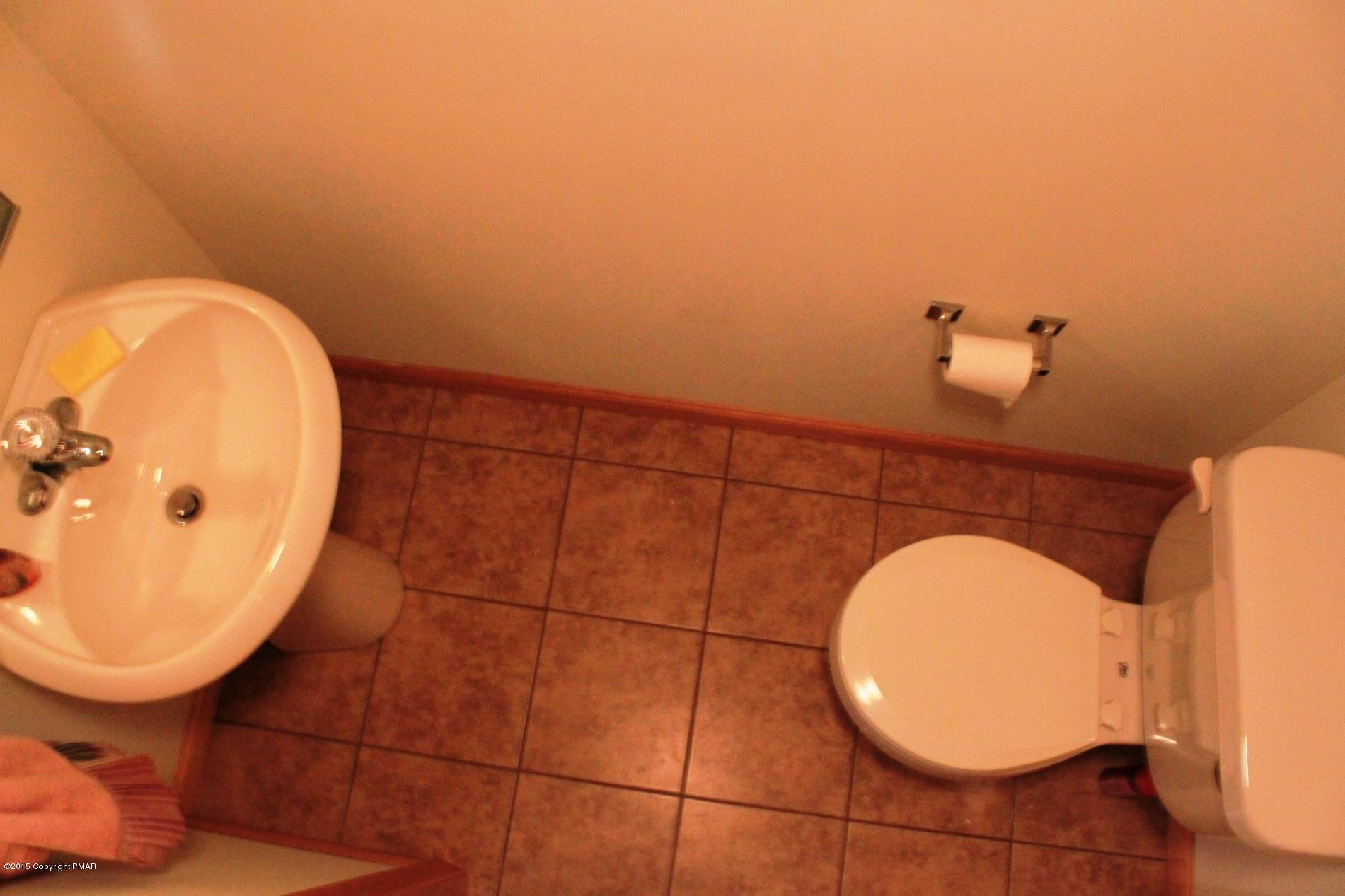 163 Potato Path Road Kunkletown, PA 18058 - Photo 11 of 33 Half Bath