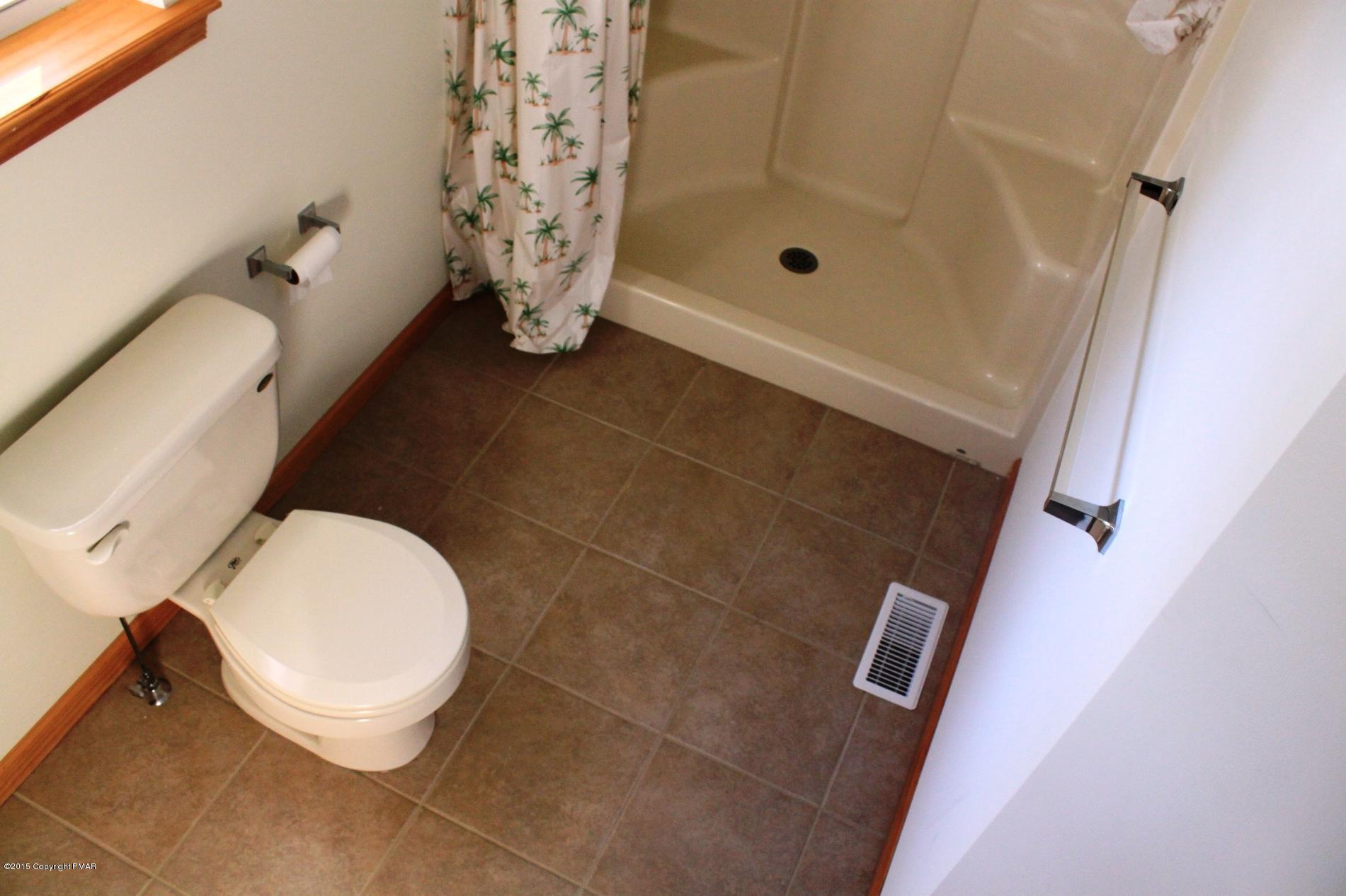 163 Potato Path Road Kunkletown, PA 18058 - Photo 18 of 33 2nd Master Bath2