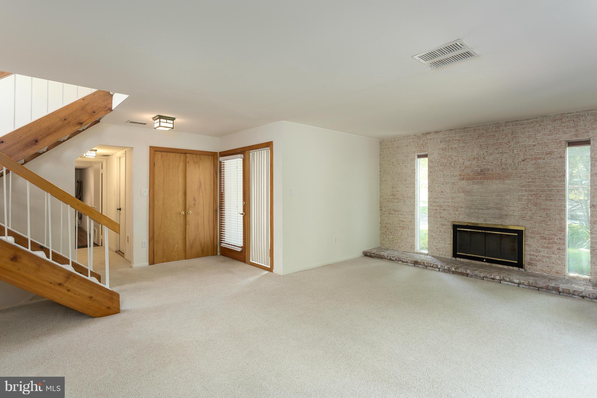 2519 Freetown Drive Reston, VA 20191 - Photo 5 of 29 Living Room