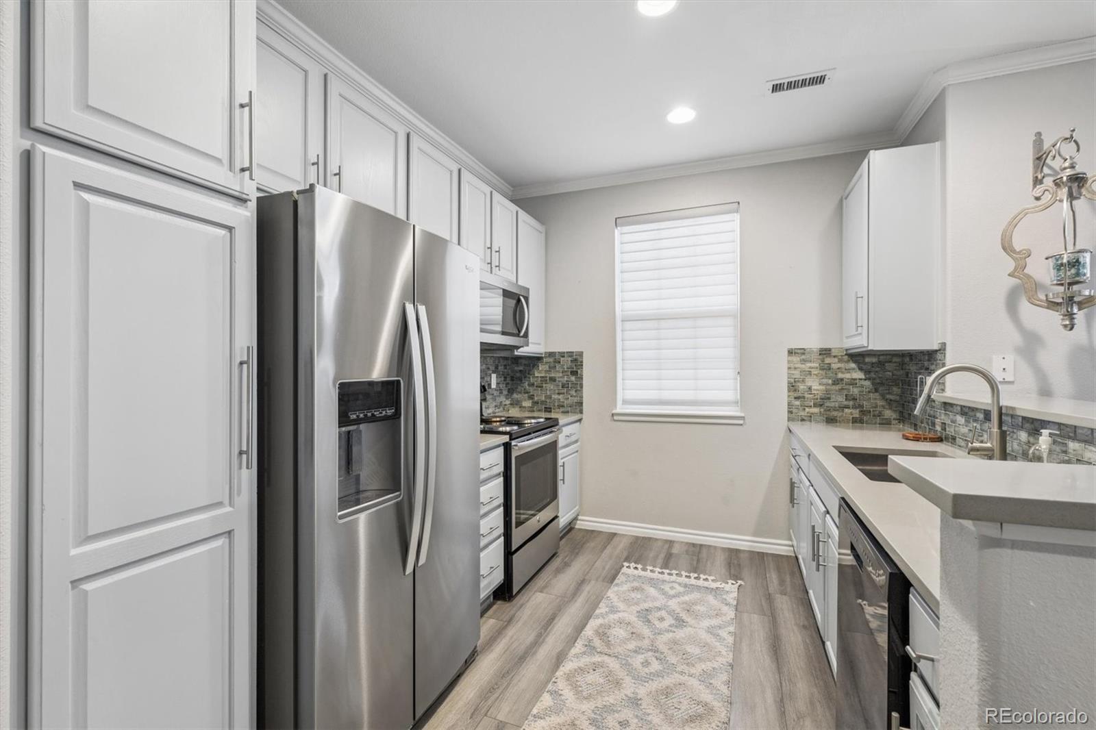 8302 Stonybridge Circle Highlands Ranch, CO 80126 - Photo 9 of 23