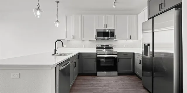 $1,275 | 1100 North Zang Boulevard, Unit 413, Dallas, TX 75203