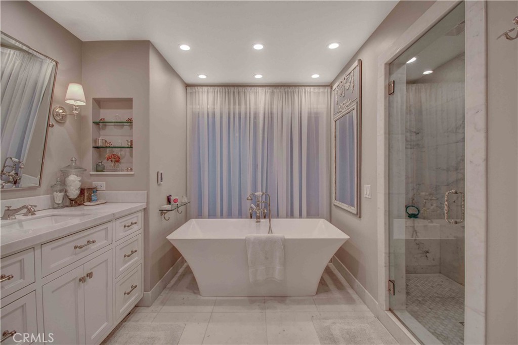 255 Emerald Bay Laguna Beach, CA 92651 - Photo 13 of 29