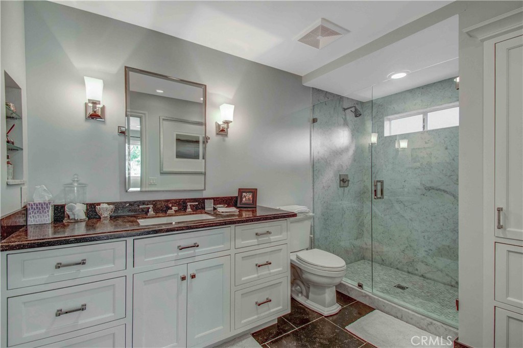 255 Emerald Bay Laguna Beach, CA 92651 - Photo 17 of 29