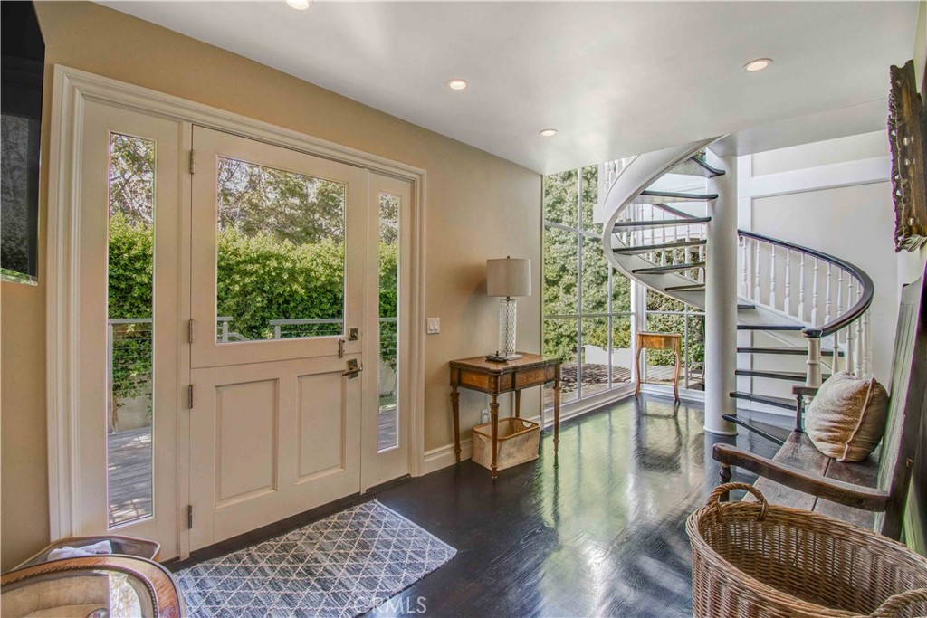 255 Emerald Bay Laguna Beach, CA 92651 - Photo 21 of 29