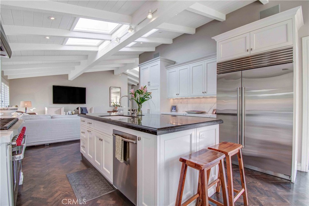 255 Emerald Bay Laguna Beach, CA 92651 - Photo 6 of 29