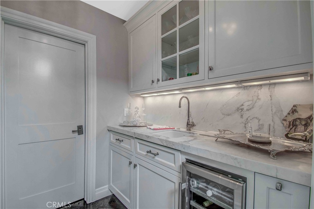 255 Emerald Bay Laguna Beach, CA 92651 - Photo 9 of 29