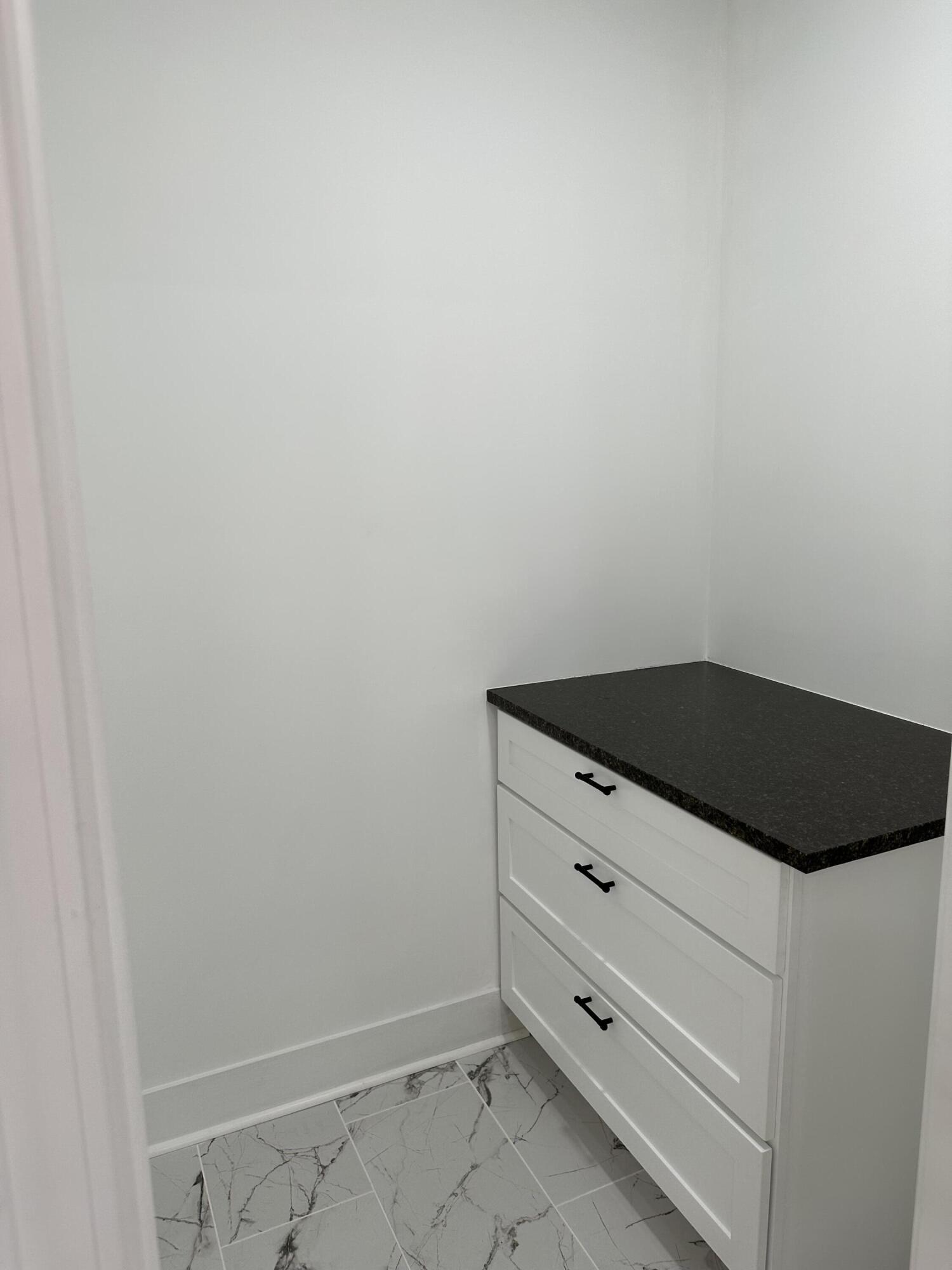 707 Rutherford Avenue Northwest Roanoke, VA 24016 - Photo 11 of 22 a view of an empty room