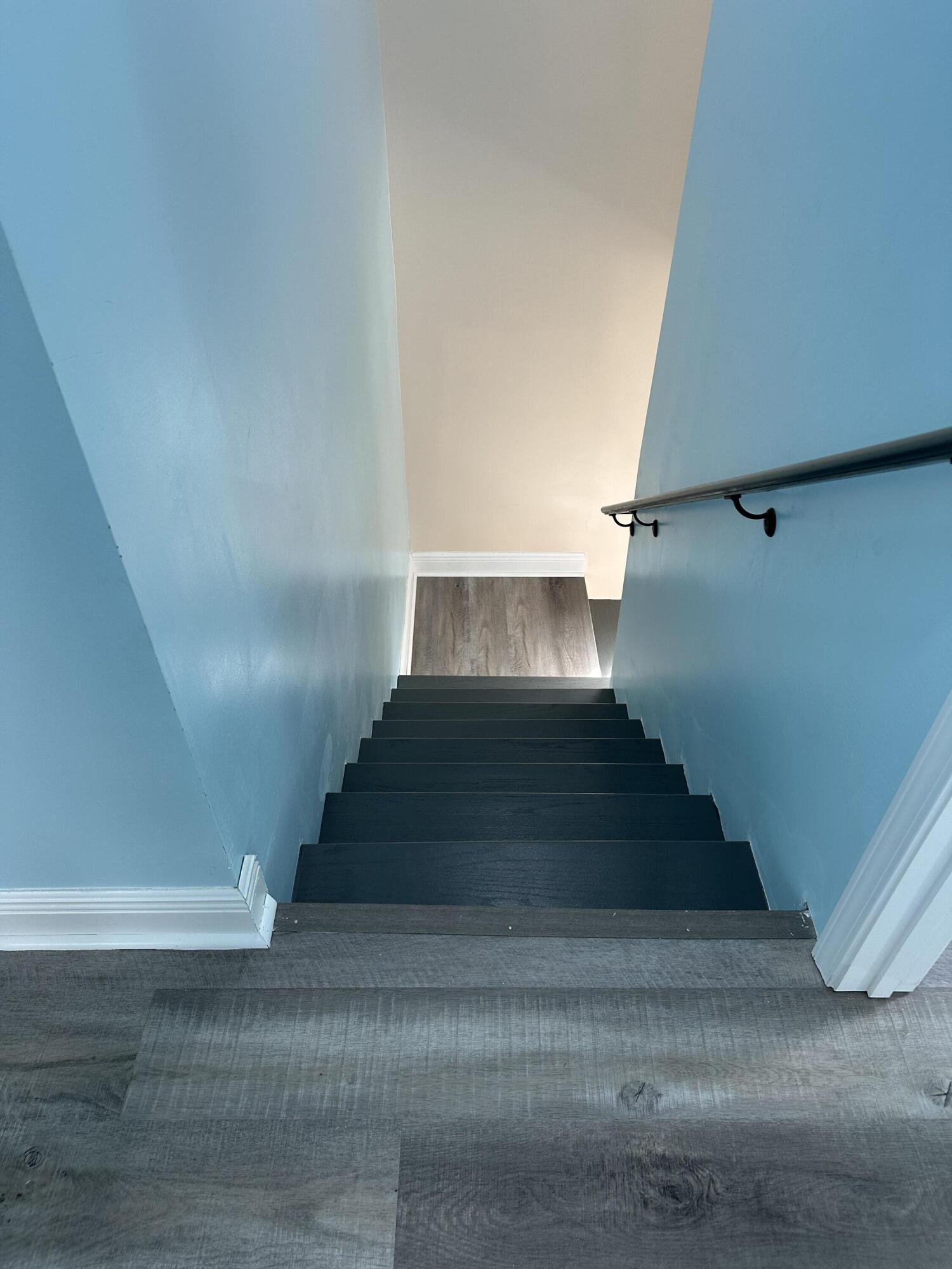 707 Rutherford Avenue Northwest Roanoke, VA 24016 - Photo 22 of 22 a view of entryway