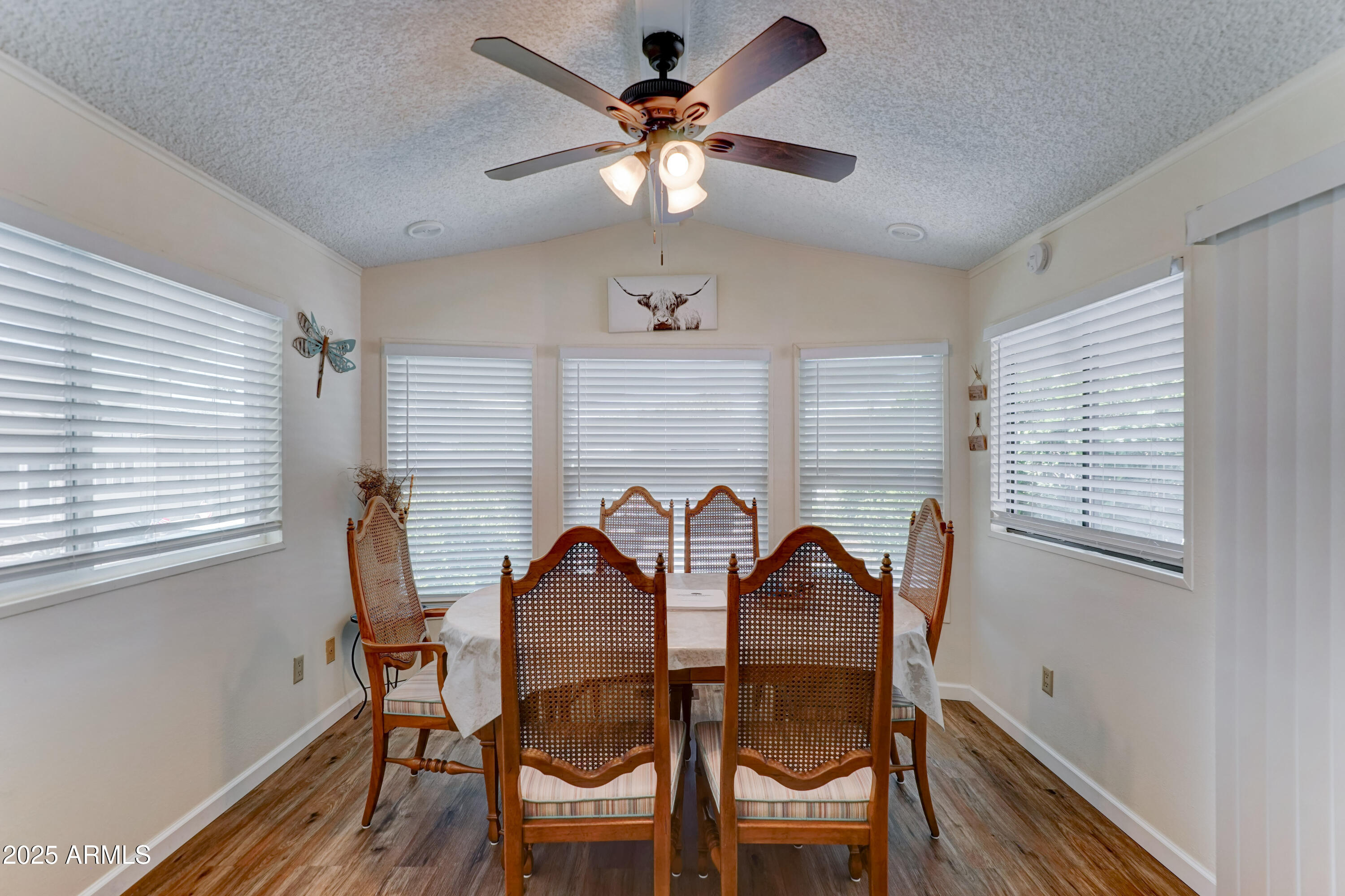 111 South Greenfield Road, Unit 400 Mesa, AZ 85206 - Photo 14 of 32 Dining set included