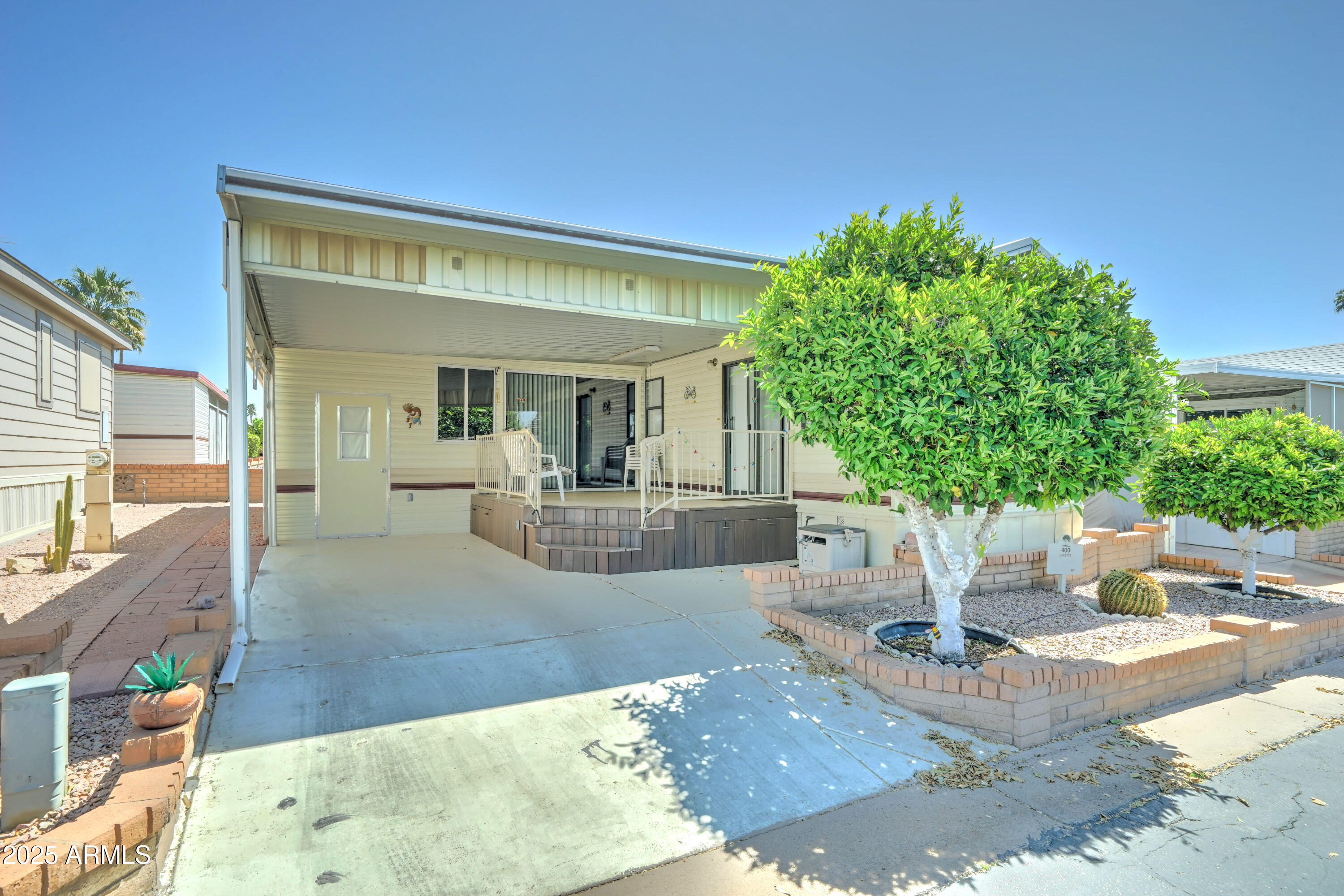 111 South Greenfield Road, Unit 400 Mesa, AZ 85206 - Photo 18 of 32 Front_parking and patio