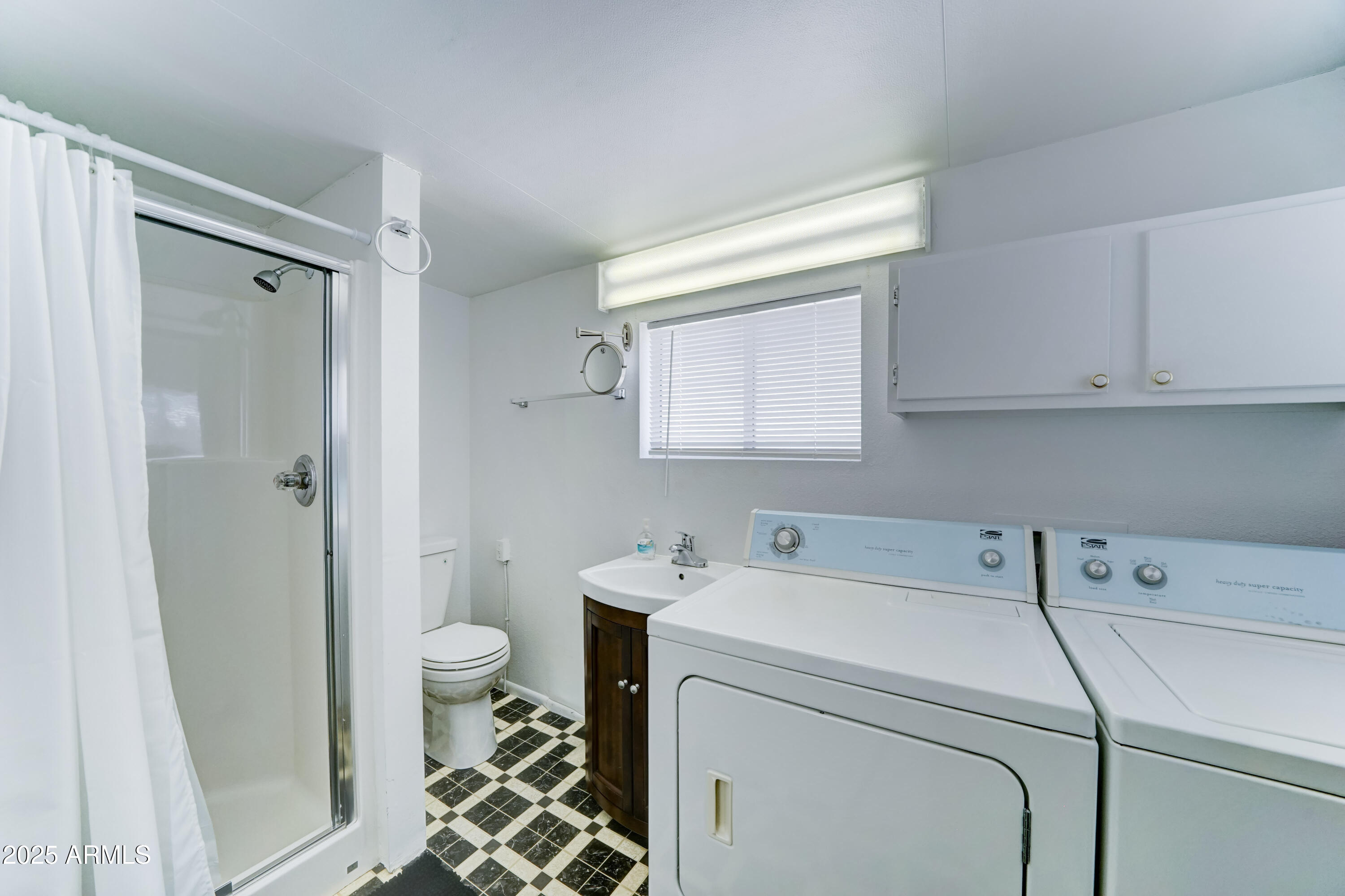 111 South Greenfield Road, Unit 400 Mesa, AZ 85206 - Photo 5 of 32 step in shower in 2nd bathroom