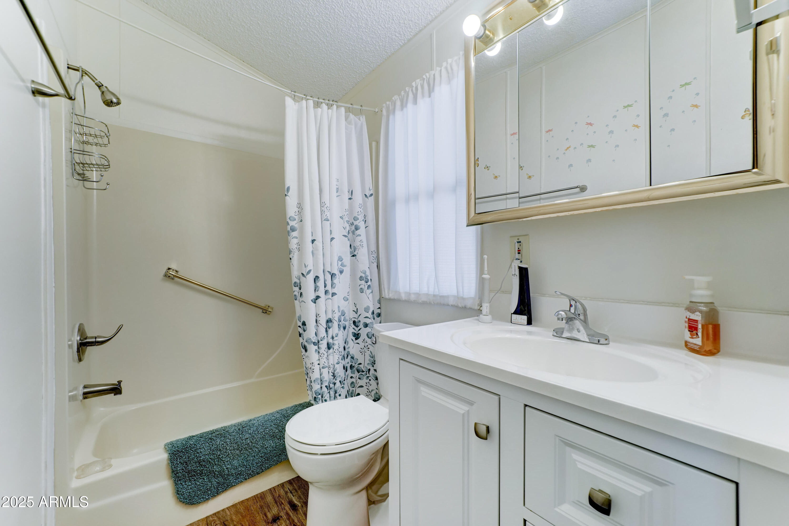 111 South Greenfield Road, Unit 400 Mesa, AZ 85206 - Photo 8 of 32 Bathtub in 1st bathroom