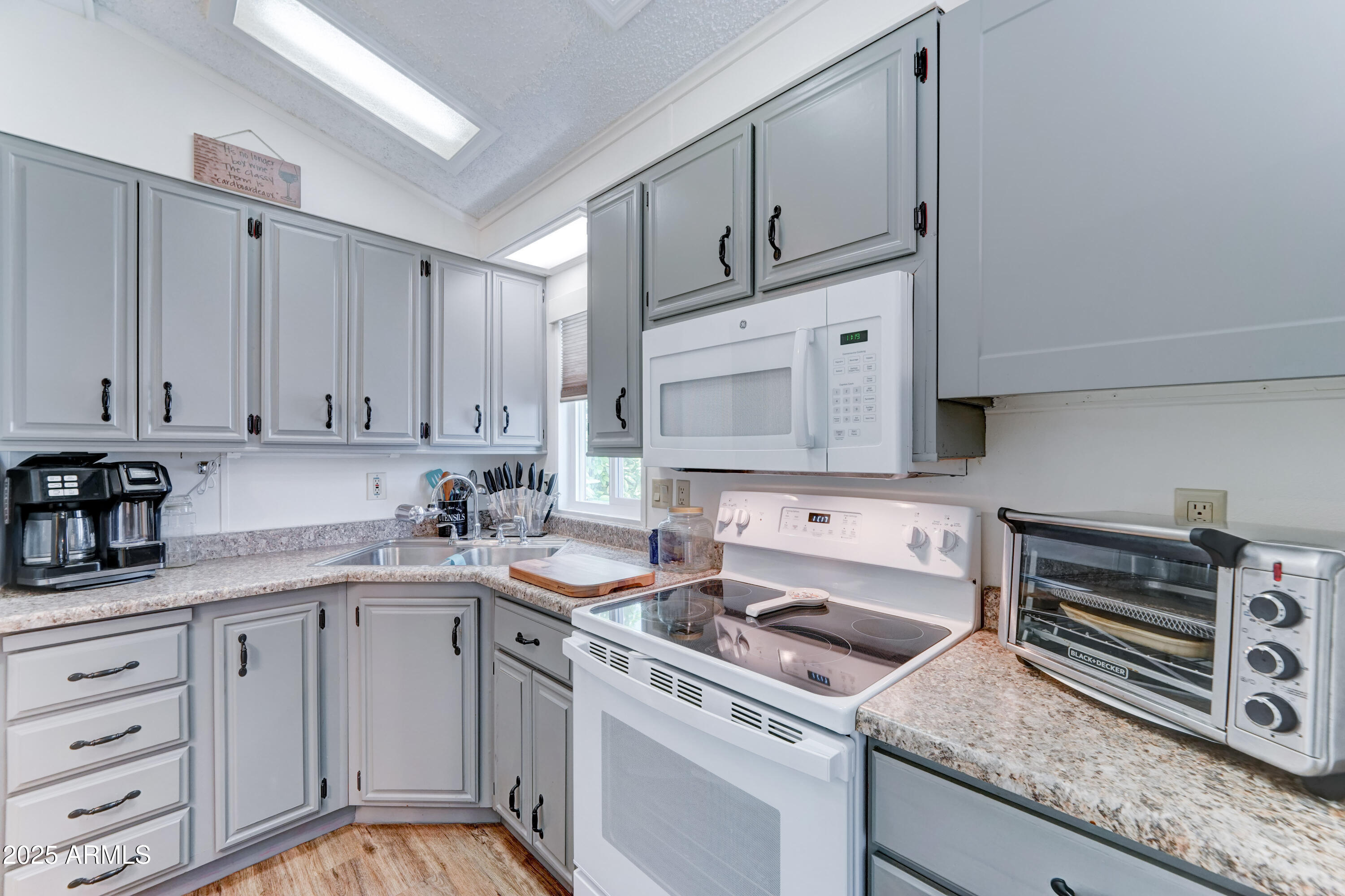 111 South Greenfield Road, Unit 400 Mesa, AZ 85206 - Photo 10 of 32 great workspace in kitchen