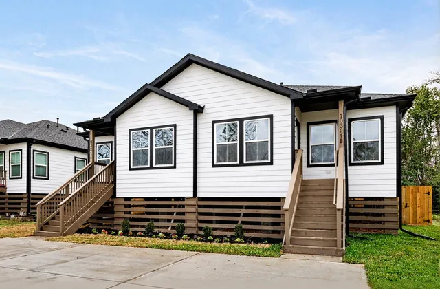 $1,625 | 4902 Rue Street, Unit A, Houston, TX 77033