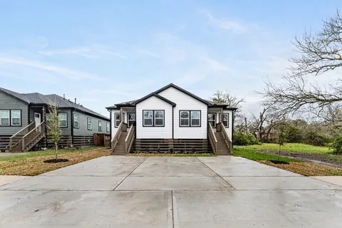 $1,625 | 4902 Rue Street, Unit A, Houston, TX 77033