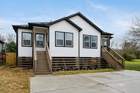 $1,625 | 4902 Rue Street, Unit A, Houston, TX 77033