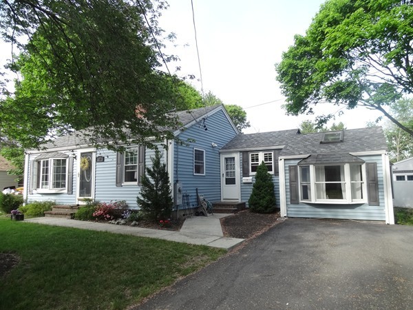 20 Andrew Road Weymouth, MA 02190 - Photo 2 of 22 Gallery Image 2