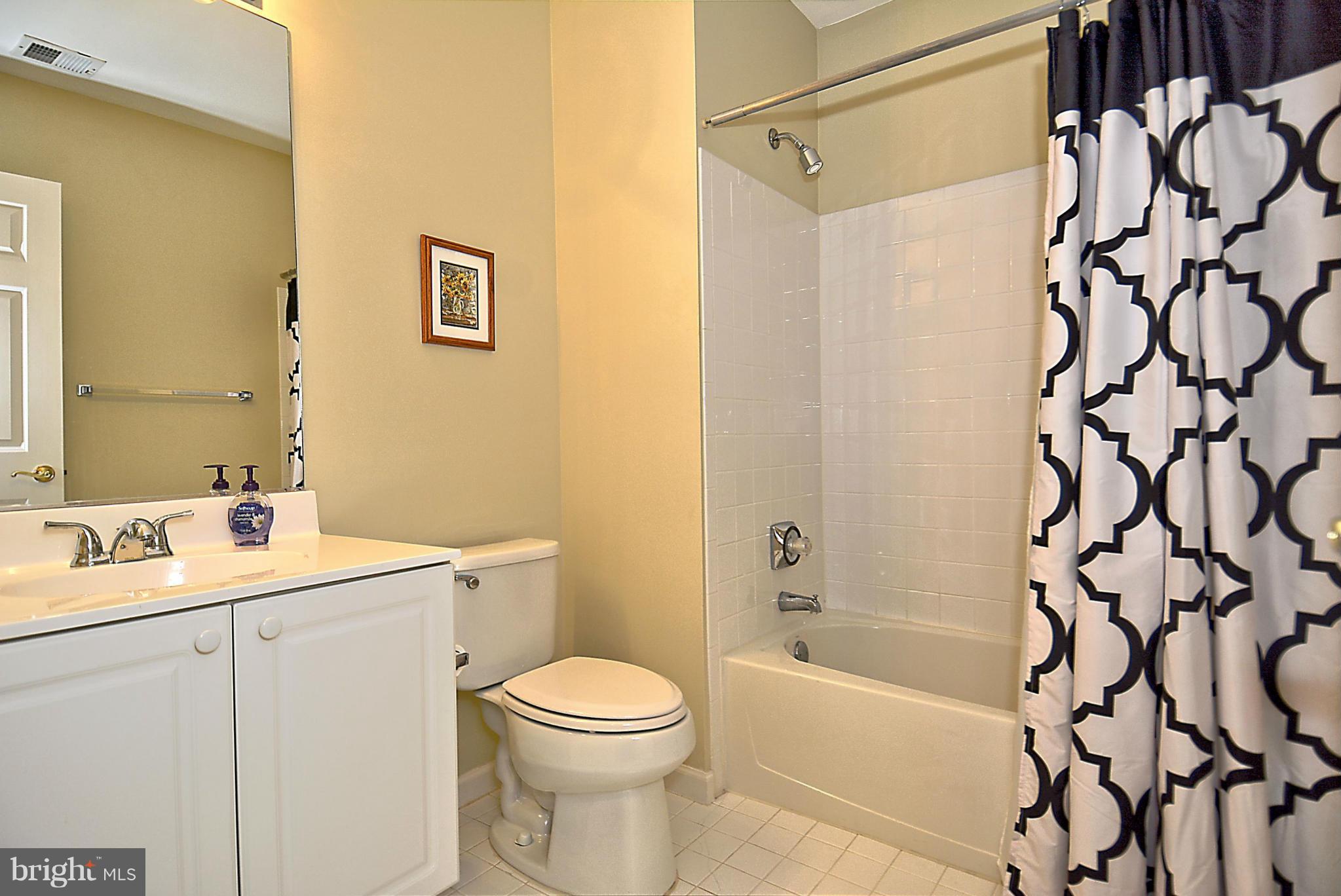 8441 Bells Ridge Terrace Potomac, MD 20854 - Photo 25 of 29 Bath