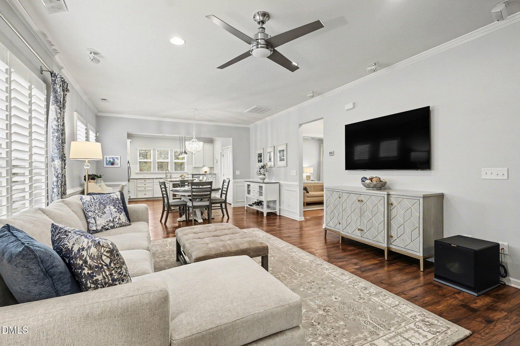 304 Rosedale Creek Drive Durham, NC 27703 - Photo 7 of 33 Living Room