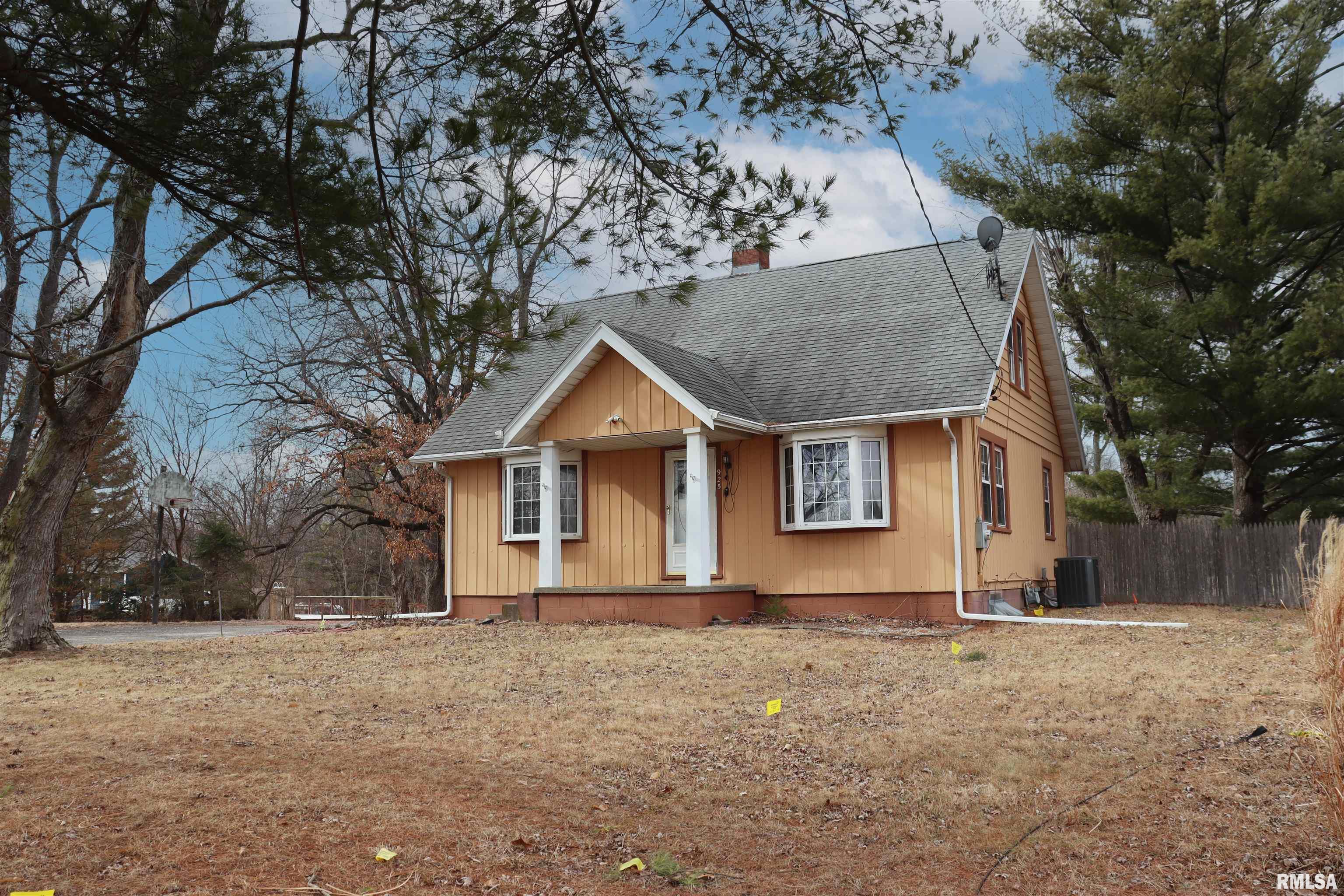 925 South Maxwell Road Peoria, IL 61607 - Photo 2 of 26