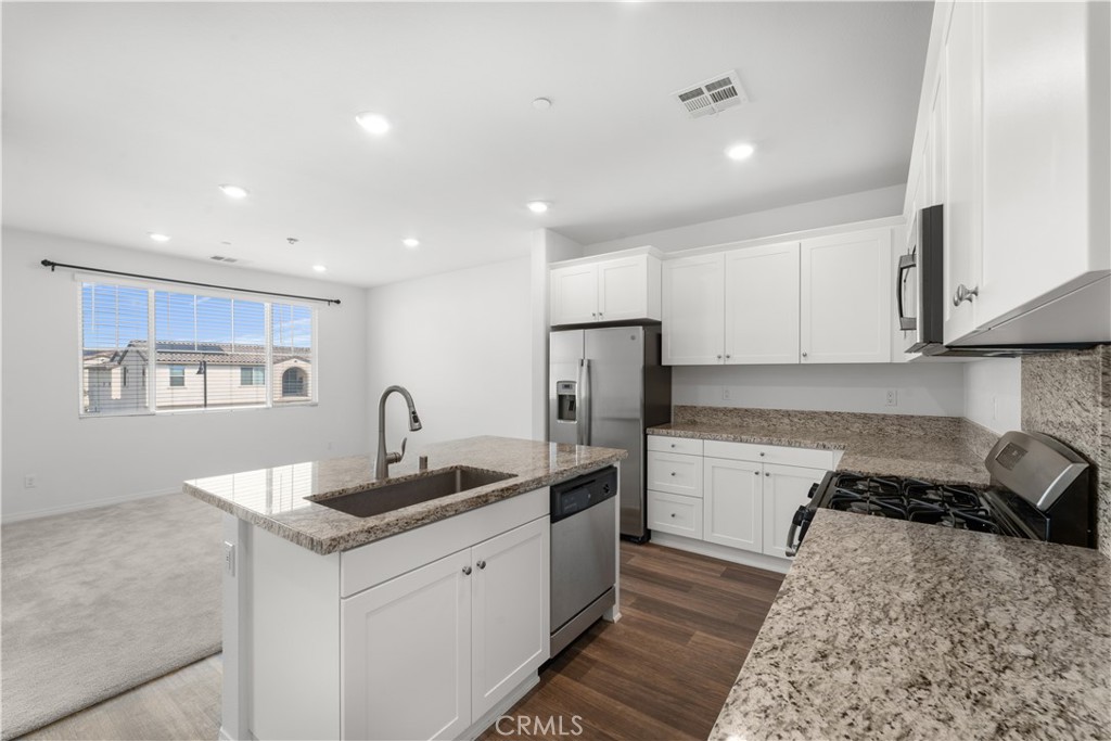 16502 Casa Grande Avenue, Unit 340 Fontana, CA 92336 - Photo 3 of 31