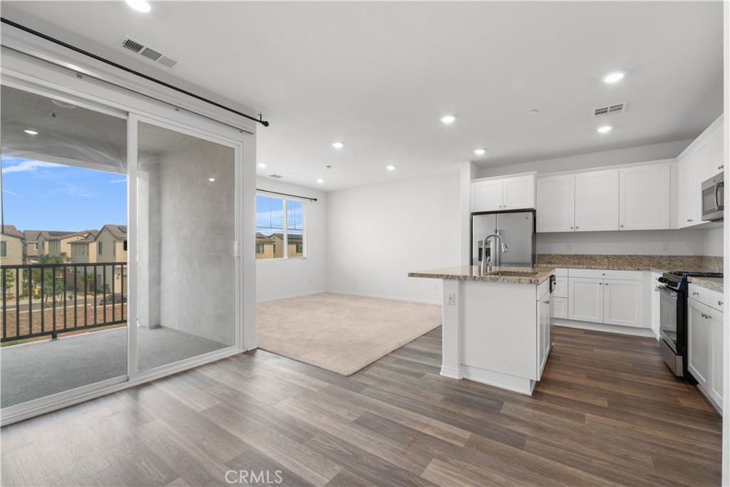 16502 Casa Grande Avenue, Unit 340 Fontana, CA 92336 - Photo 4 of 31