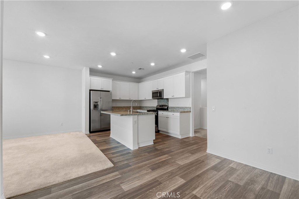 16502 Casa Grande Avenue, Unit 340 Fontana, CA 92336 - Photo 5 of 31