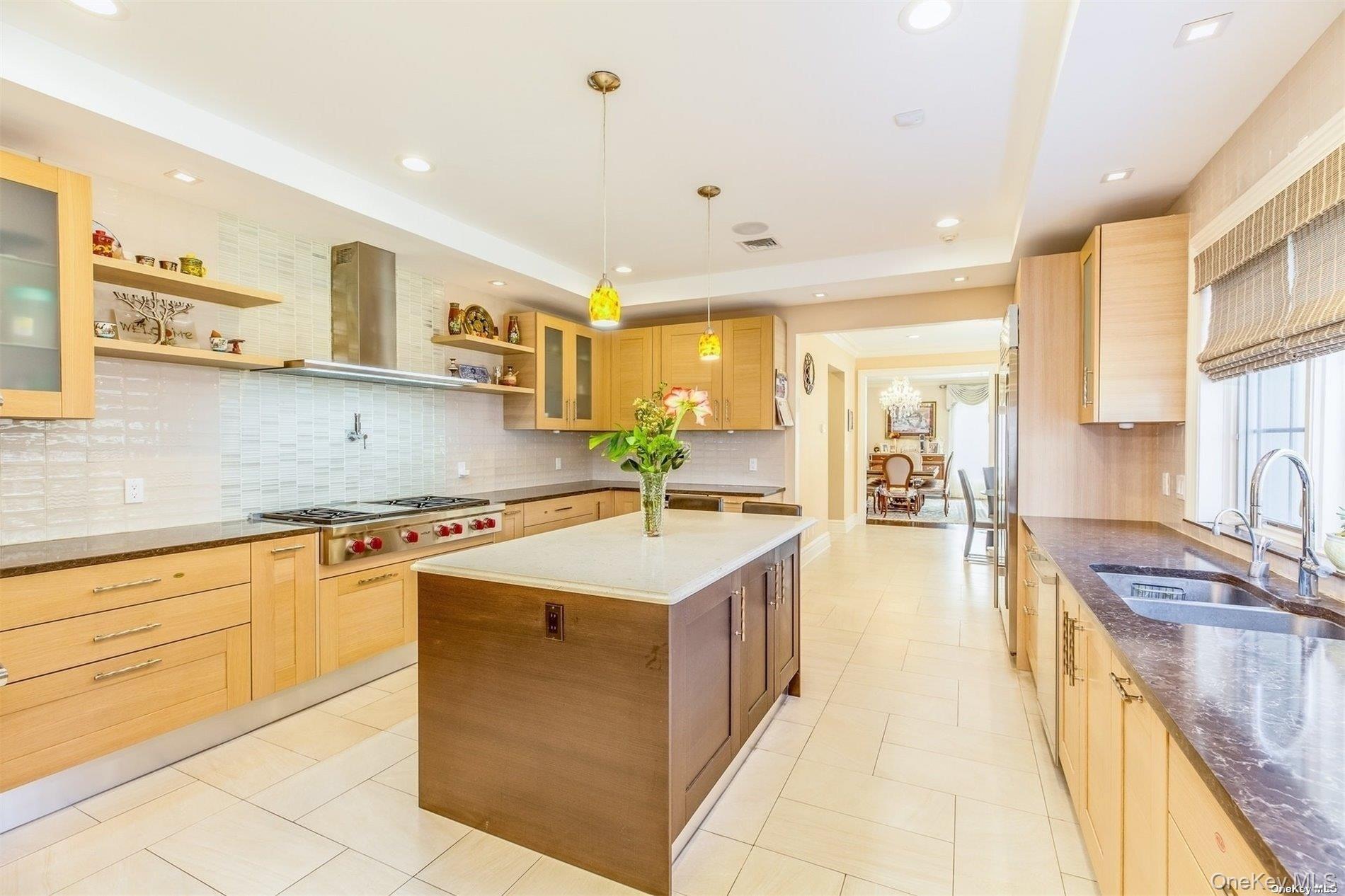 26 Spring Lane Great Neck, NY 11024 - Photo 7 of 20