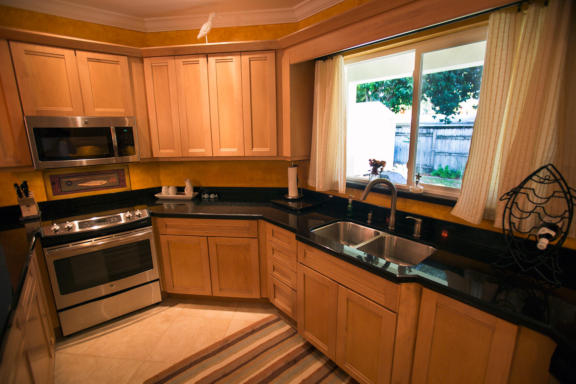 130 1st Road Key Largo, FL 33037 - Photo 5 of 19 Kitchen-Counter-Sink