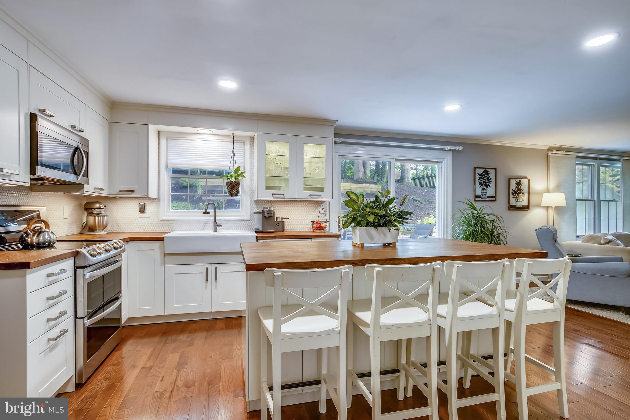 8486 Falling Leaf Road Springfield, VA 22153 - Photo 6 of 40