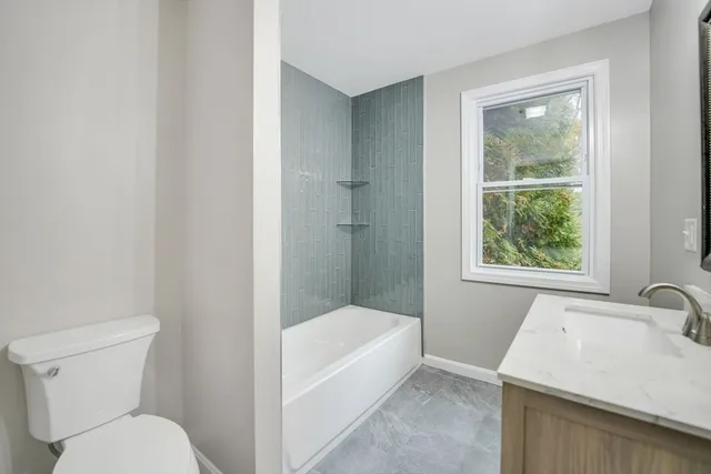 $598,000 | 599 Quanapoag Road, Dartmouth, MA 02747