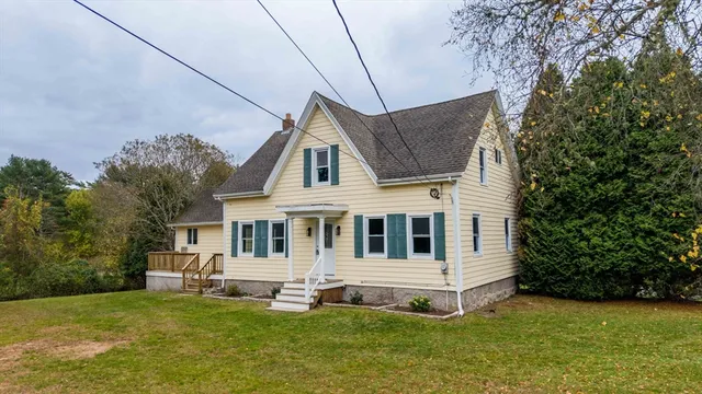 $598,000 | 599 Quanapoag Road, Dartmouth, MA 02747