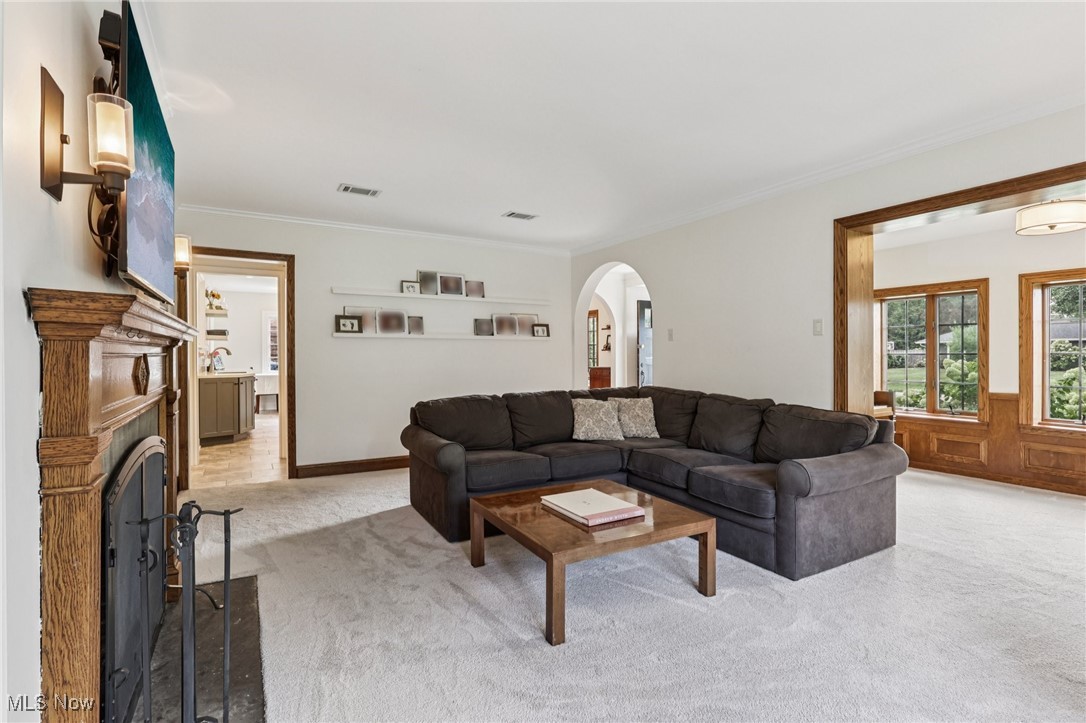 227 Overwood Road Akron, OH 44313 - Photo 9 of 47 Living room