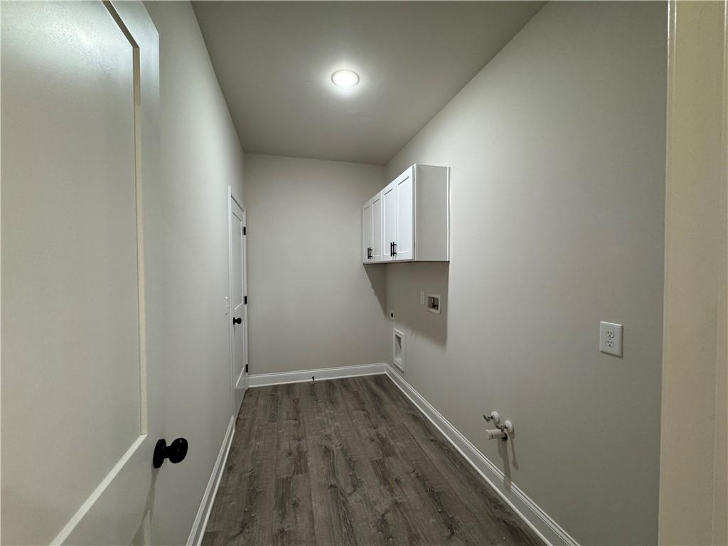 2113 North Hicks Road Toccoa, GA 30577 - Photo 17 of 28 a view of a hallway