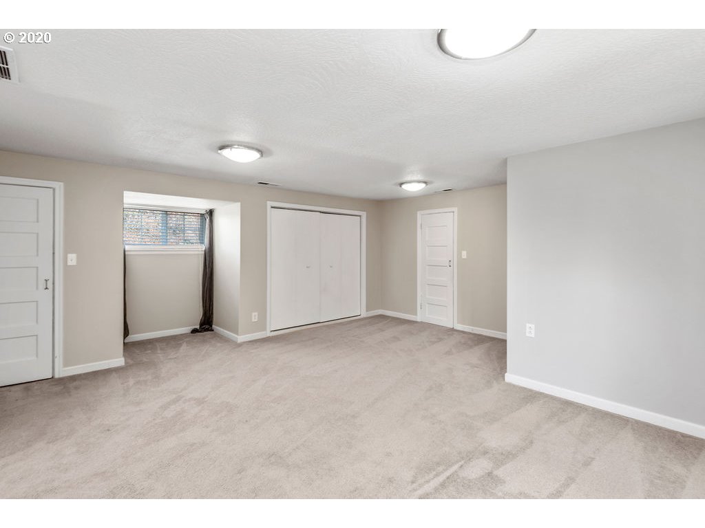 4848 Columbia Heights Road Longview, WA 98632 - Photo 21 of 30 Gallery Image 21