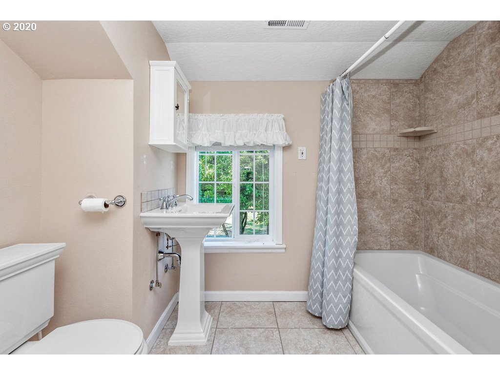 4848 Columbia Heights Road Longview, WA 98632 - Photo 24 of 30 Gallery Image 24