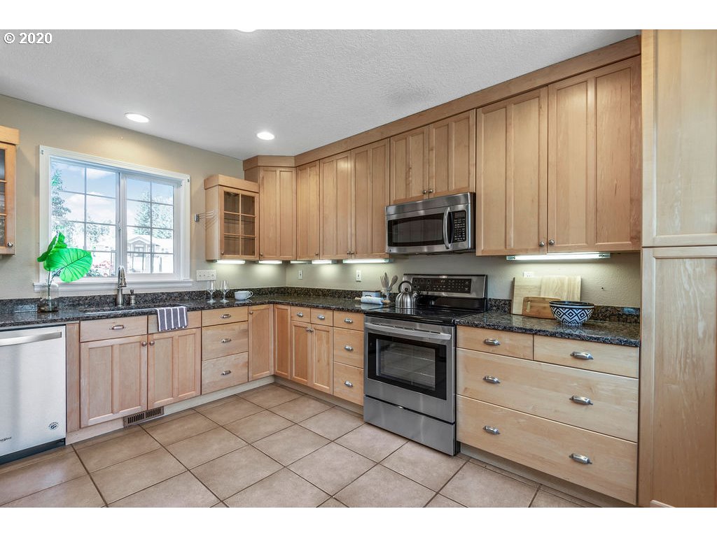 4848 Columbia Heights Road Longview, WA 98632 - Photo 5 of 30 Gallery Image 5