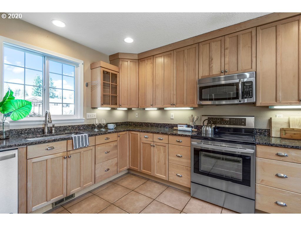 4848 Columbia Heights Road Longview, WA 98632 - Photo 6 of 30 Gallery Image 6
