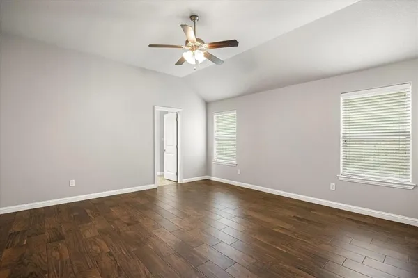 $2,300 | 107 Donna Circle, Granbury, TX 76049