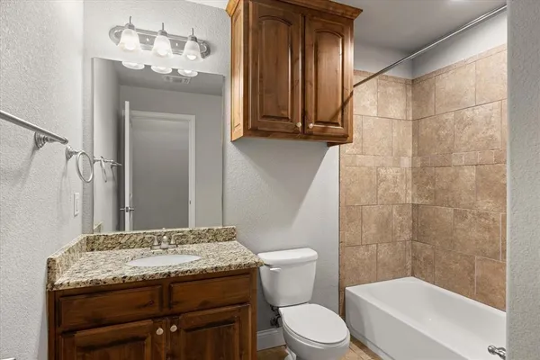 $2,300 | 107 Donna Circle, Granbury, TX 76049