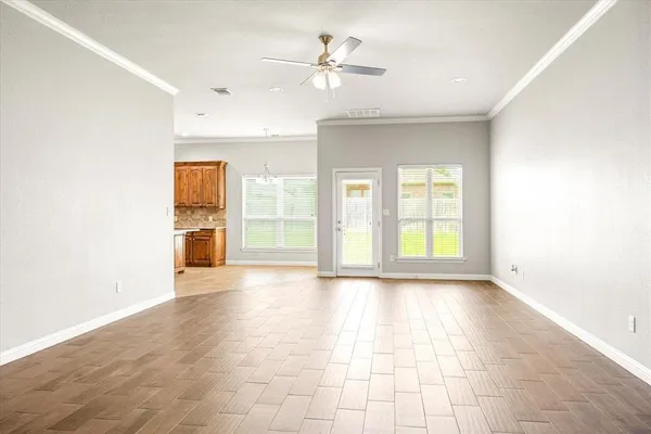 $2,300 | 107 Donna Circle, Granbury, TX 76049