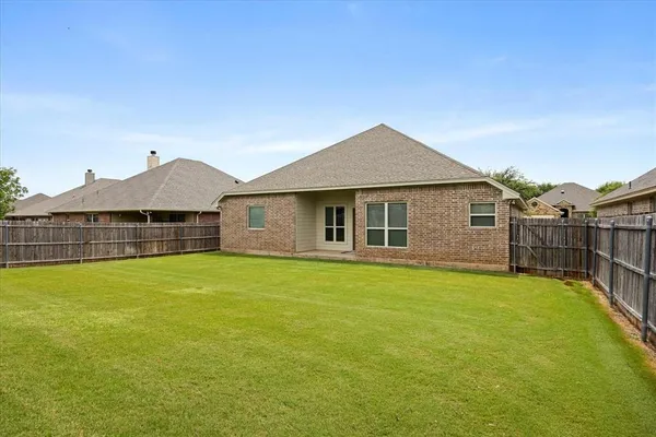 $2,300 | 107 Donna Circle, Granbury, TX 76049