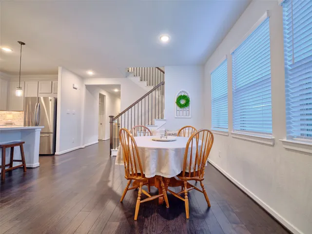 $400,000 | 400 Beken Cove Lane, La Porte, TX 77571